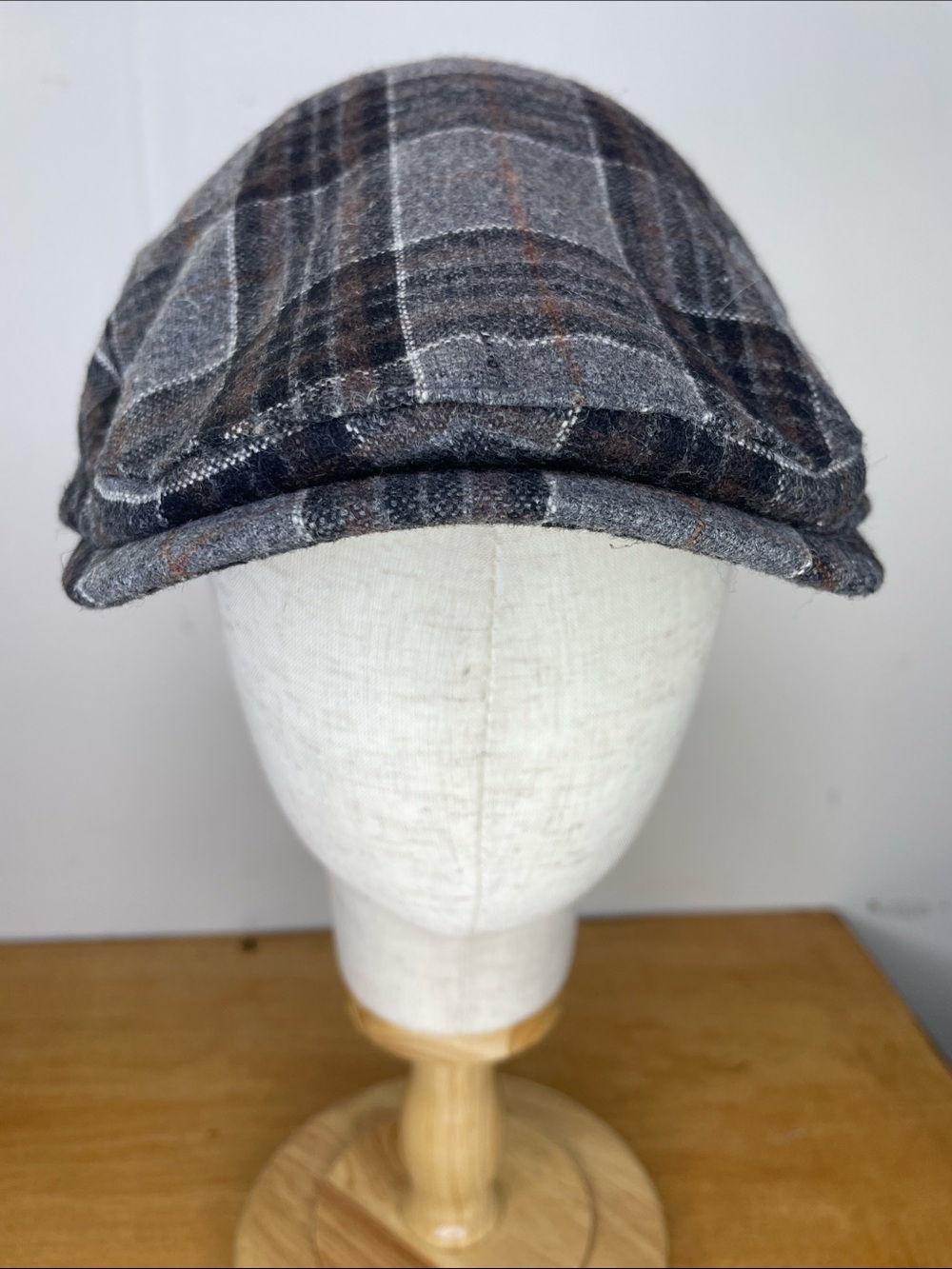 Men's Gray Plaid Tweed Flat Cap
